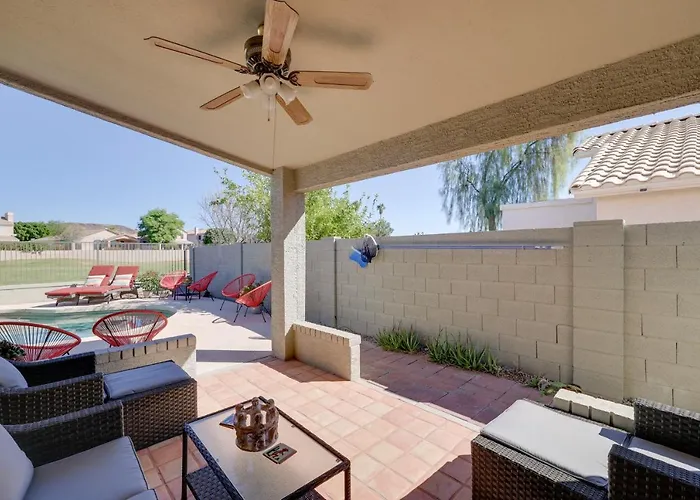 Golf Course View! Dog-friendly Retreat In Glendale Holiday home