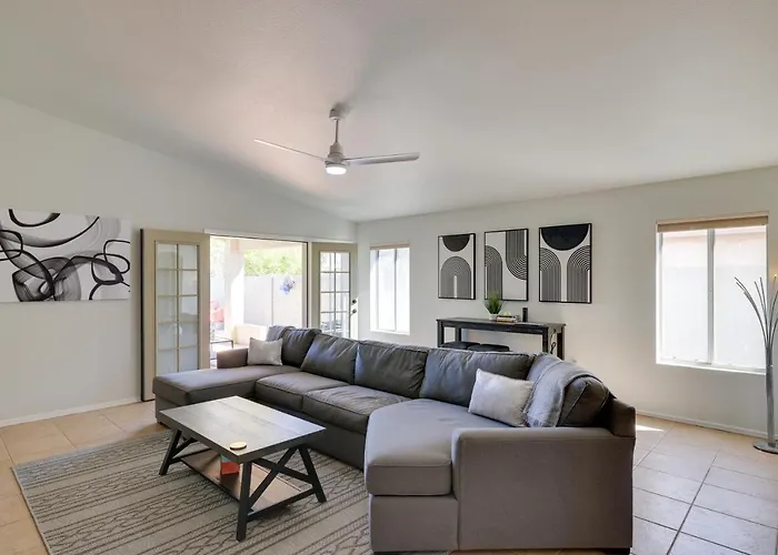 Holiday home Golf Course View! Dog-friendly Retreat In Glendale *