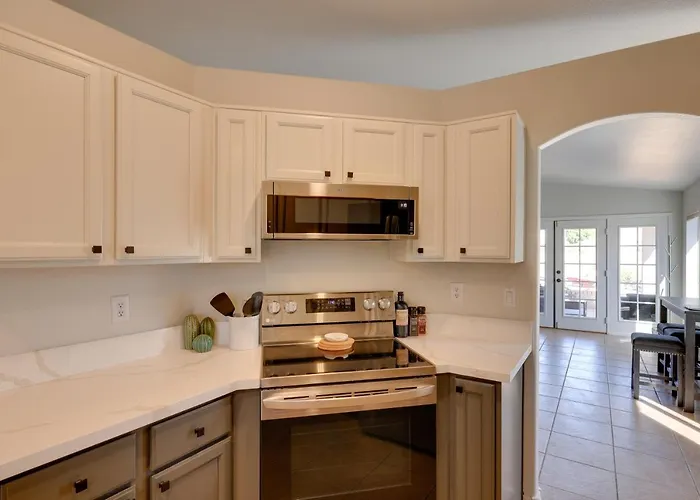 Holiday home Golf Course View! Dog-friendly Retreat In Glendale Peoria
