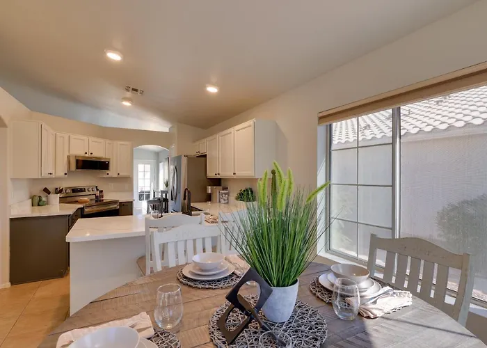 Golf Course View! Dog-friendly Retreat In Glendale * Peoria